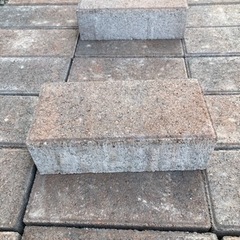 お取引先決定　レンガブロック　８０個の画像