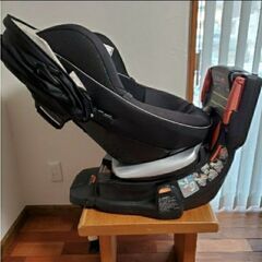   コンビ　ホワイトレーベル　ラクティアターン　チャイルドシートの画像