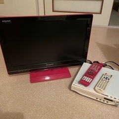 テレビとDVDプレイヤーセット