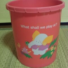 【取引成立】●無料● プラスチック ゴミ箱 ぞうさんとネコ 差し...