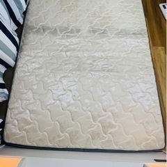 セミダブルベット•マットレス付きの画像