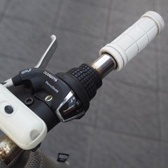 シマノ6段　白い自転車　26インチの画像