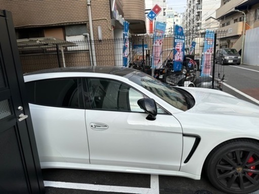 ポルシェ　パナメーラPDKスポーツクロノ
