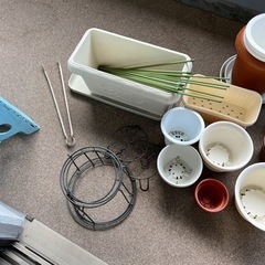プランターや土、軽石などガーデニング用品まとめて