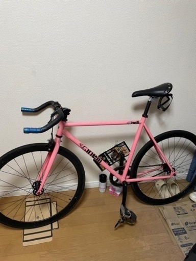 ピストバイク　ピンク