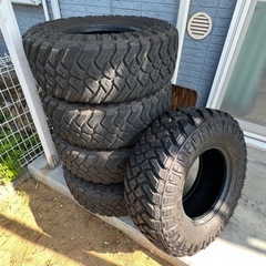 MAXXIS RAZR MT 285/75-16