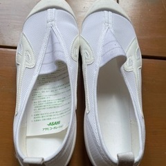 学生用運動靴　新品です