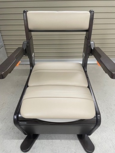 家具調トイレ〈座楽〉 はねあげ プラスチック便座　PN-L23406