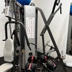 HOIST社4面独立システムマシン