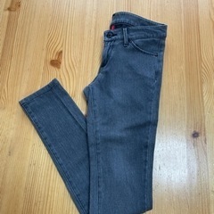 【無料】ローライズジーンズ　56センチ