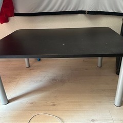 挙手制です。