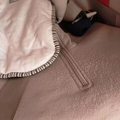 　近日中に処分します　アップリカ　チャイルドシート　くまのダブルヘッドカバーとおまけつきの画像