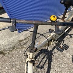 【 ジャンク品 】20インチ 折りたたみ自転車  荷台付の画像