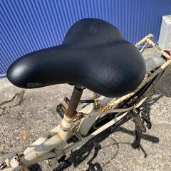 【 ジャンク品 】20インチ 折りたたみ自転車  荷台付の画像