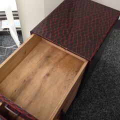 ★超超オススメ★木製 引出 三段 クロコダイル柄風 赤 MMTP0330-7の画像