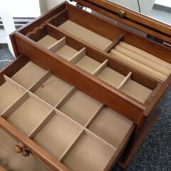 ★オススメ★木製 小物入れ アクセサリー入れ 中仕切りあり 鏡 ４段 MMTP0330-8の画像