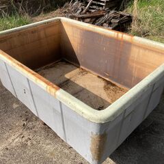 ☆無料☆FRP製　大きい貯水槽　水溜　水槽　畑の水溜☆夏場の水不...