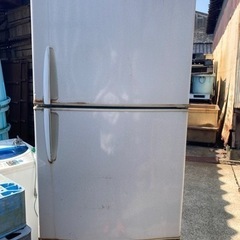 壊れている冷蔵庫です。無償でお渡しします。