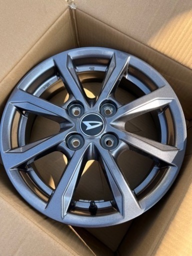 新品　ダイハツ純正　アルミホイール　四本