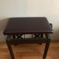 電子ピアノの椅子