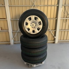 TOYOTA ハイエース　純正ホイール、タイヤセット　4本