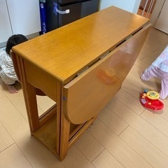 ダイニングテーブル　折りたたみ式ダイニングテーブル