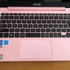 ASUS E203N ノートパソコンの画像