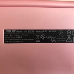ASUS E203N ノートパソコンの画像