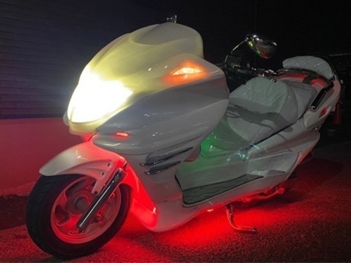スピーカー４発‼︎ LEDレインボー‼︎ 【YAMAHA マジェスティ】ホワイト‼︎