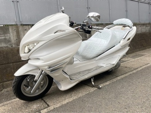 スピーカー４発‼︎ LEDレインボー‼︎ 【YAMAHA マジェスティ】ホワイト‼︎