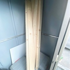 2×4木材（長さ130センチ程度が9本）の画像