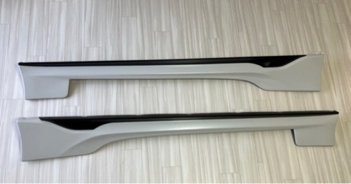 TOYOTA 86 後期　TRDサイドスカート　純正色ホワイト