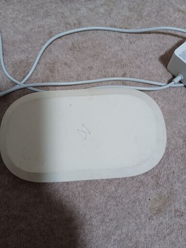 SanDisk iXpand wireless charger 置き型充電器 画像の保存もできます