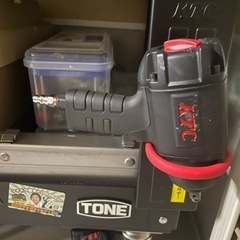 アストロプロダクツ　エアコンプレッサーとKTCエアーインパクトレンチ