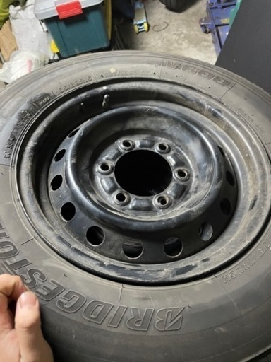 ハイエース　夏タイヤホイール付き