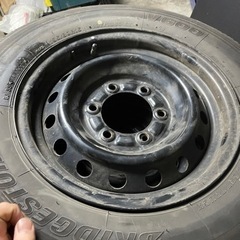 ハイエース　夏タイヤホイール付き