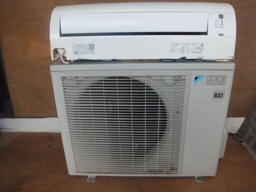 エアコンダイキン5.6K　18畳用　２００V　２０１４年製　室内機洗浄済