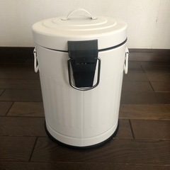 ニトリ　ゴミ箱　ペール缶　ダストボックス　ペダル　5Lの画像