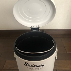 ニトリ　ゴミ箱　ペール缶　ダストボックス　ペダル　5Lの画像