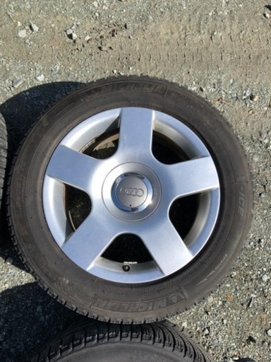 アウディ　純正ホイール　A4 215/60R16  7J+42