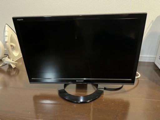 19インチテレビ、リモコン付き