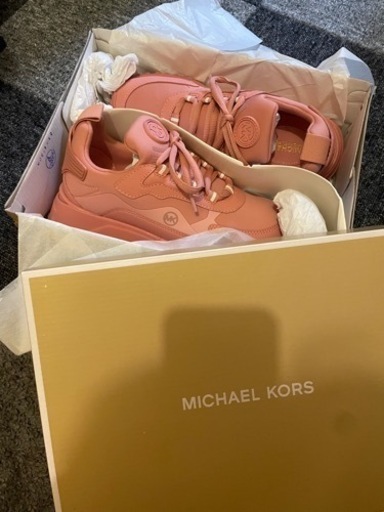 MICHAEL CORS THEO スニーカー　ピンク　22.5cm