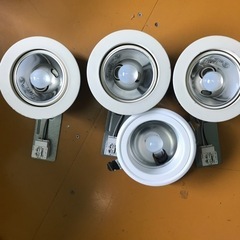 お話し中です。ダウンライト　間接照明