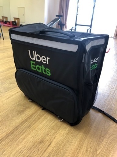 ウーバーイーツ　配達バッグ　ブラック　ロゴ入り　UberEats