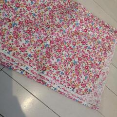 150cm×110cm 花柄布の画像