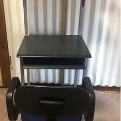 パソコンデスクとチェアーのセット　