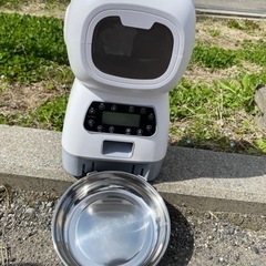 タイマー式自動餌やり器