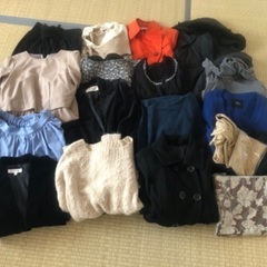 19着　レディース服まとめ売り　ニット　ダウン　ワンピース　スカ...