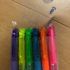 フリクションライトこすると消える蛍光ぺんの画像