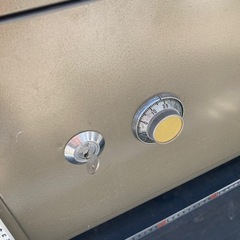 金庫　不備無し　鍵　ダイヤルカード付きの画像
